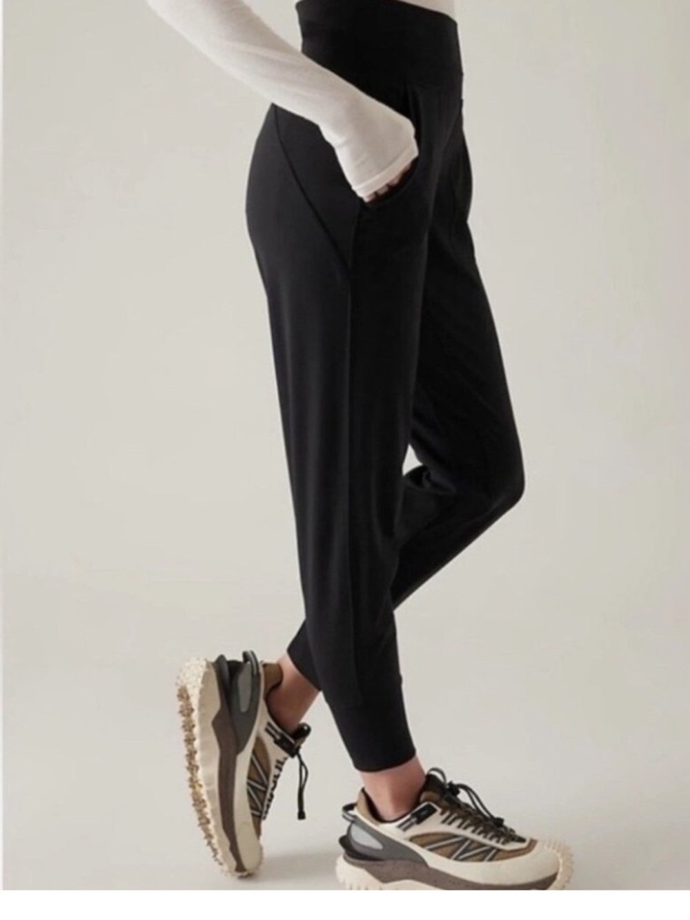 ATHLETA Venice High
Rise Jogger Black Size L/T. - Picture 2 of 14